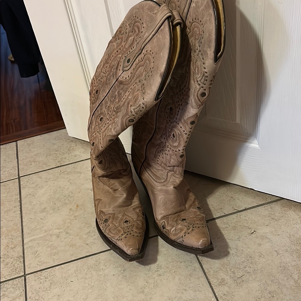 Corral cowboy boots